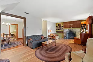 115 N New St, Nazareth Boro, PA 18064 - Photo 5
