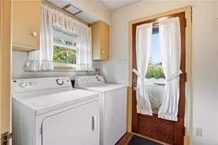 115 N New St, Nazareth Boro, PA 18064 - Photo 25