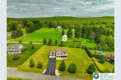 42 Louis Circle, Butler Twp, PA 18222 - Photo 5