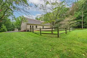 33 Bear Ln, Penn Forrest, PA 18229 - Photo 11
