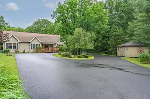 33 Bear Ln, Penn Forrest, PA 18229 - Photo 5