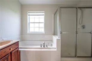 1035 Jervin Dr, South Whitehall Township, PA 18104 - Photo 33