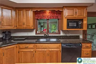 419 Crestmont St, Plainfield Township, PA 18072 - Photo 11