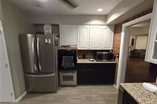 11 Dorchester Dr, Dallas, PA 18612 - Photo 5