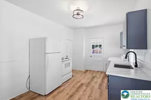 211 N 8th St, Stroudsburg, PA 18360 - Photo 9