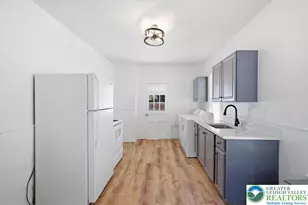 211 N 8th St, Stroudsburg, PA 18360 - Photo 5