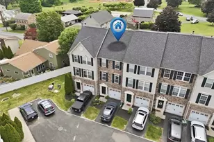 1648 Oakridge Ln, Hellertown Boro, PA 18055 - Photo 5