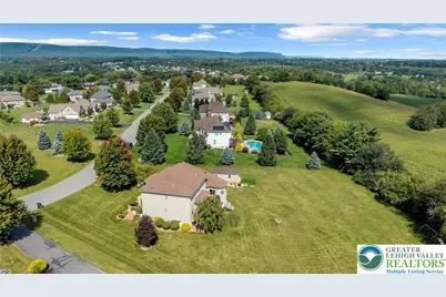 210 Eagle View Drive, Bushkill Twp, PA 18064 - Photo 5
