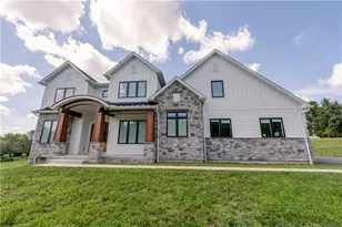 4280 Wyndemere Circle, Lowhill Township, PA 18078 - Photo 13