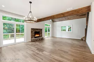101 White Oak Dr, Penn Forrest, PA 18229 - Photo 3