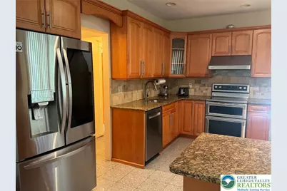 26 Center Ave, Mount Pocono Boro, PA 18344 - Photo 5