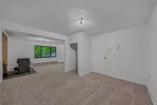 1570 Astolat Rd, Effort, PA 18330 - Photo 11