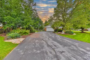 2826 Hillcrest Dr E, Coplay Boro, PA 18037 - Photo 91