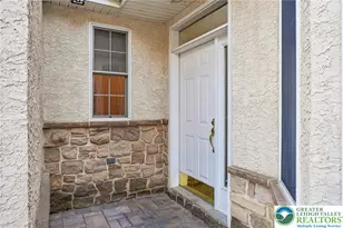 536 Parkside Ct, Allentown City, PA 18104 - Photo 3