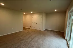 8204 Alexander Ct, Upper Macungie Township, PA 18031 - Photo 5