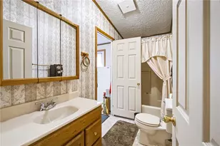 5163 Stone Terrace Dr, Whitehall Township, PA 18052 - Photo 19