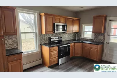 26 E Walnut Street, Nazareth, PA 18064 - Photo 5
