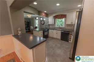 1063 Manor Dr, Lower Macungie Township, PA 18103 - Photo 7