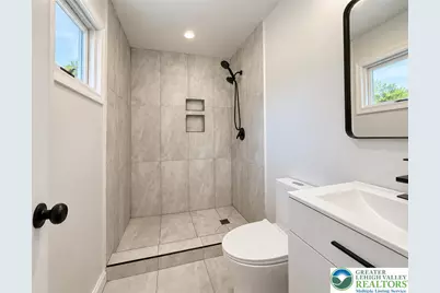 248 E Broad Street, East Stroudsburg, PA 18301 - Photo 13
