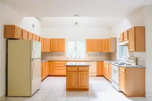 291 Fringe Dr, East Stroudsburg, PA 18302 - Photo 9