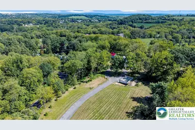 384 Henry Road, Bushkill Twp, PA 18064 - Photo 15