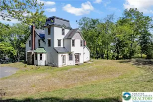 384 Henry Rd, Bushkill Twp, PA 18064 - Photo 3