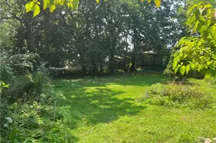 2300 Sycamore St, Wilson Boro, PA 18042 - Photo 3