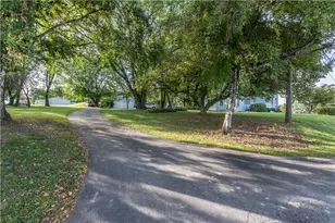 300 S Delaware Dr, Upper Mt Bethel Twp, PA 18343 - Photo 3
