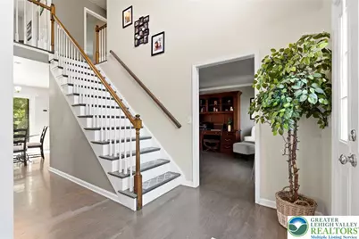 4661 Hampshire Drive, Hanover Twp, PA 18017 - Photo 3