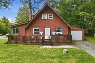 593 Country Pl Dr, Coolbaugh Twp, PA 18466 - Photo 1
