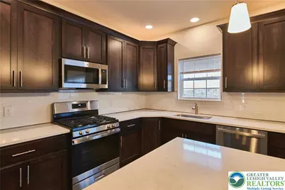 6639 Stein Way, Lower Macungie Township, PA 18062 - Photo 5