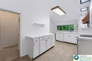 559 W Center St, Plainfield Township, PA 18091 - Photo 9