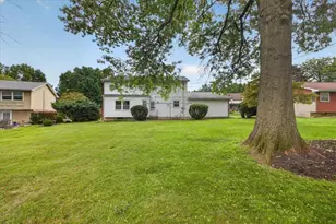2722 Andrea Dr, Allentown City, PA 18103 - Photo 3