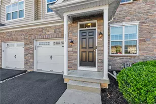 310 Redclover Ln, Upper Macungie Township, PA 18104 - Photo 3