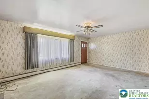 1235 Oakwood Dr, Hanover Twp, PA 18017 - Photo 5