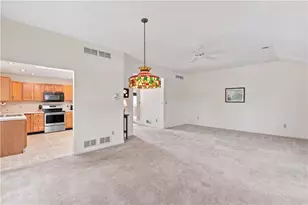 5781 Whitemarsh Dr, Lower Macungie Township, PA 18062 - Photo 15