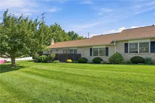 5781 Whitemarsh Dr, Lower Macungie Township, PA 18062 - Photo 5