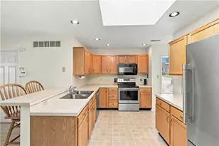 5781 Whitemarsh Dr, Lower Macungie Township, PA 18062 - Photo 21