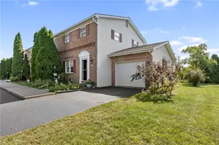 4930 Shawnee Ct, North Whitehall Township, PA 18078 - Photo 3
