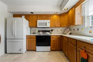 4930 Shawnee Ct, North Whitehall Township, PA 18078 - Photo 15