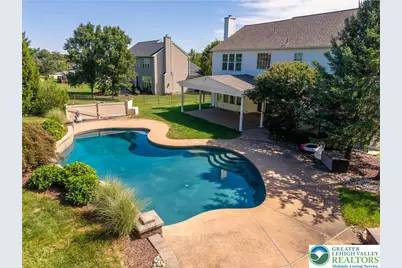 2224 Pembrooke Drive, Lower Macungie Township, PA 18062 - Photo 5