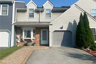 107 Brookfield Dr, Macungie Boro, PA 18062 - Photo 1