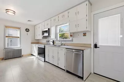 170 S New Street, Nazareth Boro, PA 18064 - Photo 7