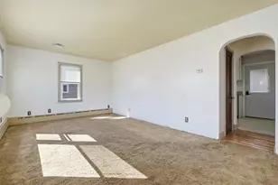 170 S New St, Nazareth Boro, PA 18064 - Photo 3