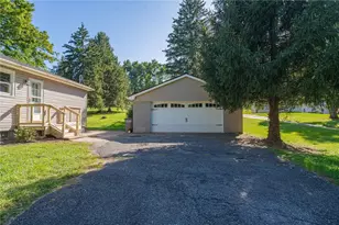 1884 Reading Dr, Lower Saucon Township, PA 18015 - Photo 13
