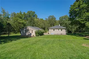 1884 Reading Dr, Lower Saucon Township, PA 18015 - Photo 21