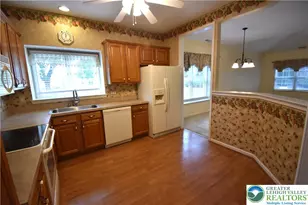 40 Glenmoor Cir N, Palmer Twp, PA 18045 - Photo 7