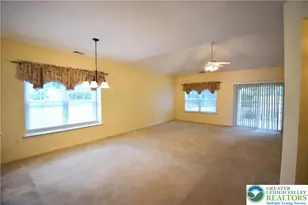 40 Glenmoor Cir N, Palmer Twp, PA 18045 - Photo 9