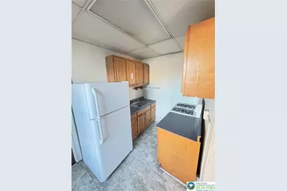 323 N 8th Street, Allentown City, PA 18102 - Photo 3