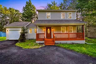 1070 Country Pl Dr, Coolbaugh Twp, PA 18466 - Photo 1